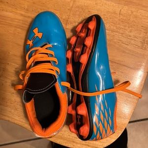 Under Armour soccer cleats 3.5y